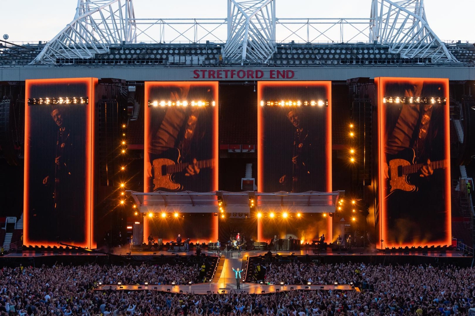 1，滚石乐队在老特拉福德举办演唱会