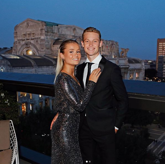 巴萨大将女友亮相！颜值几分？