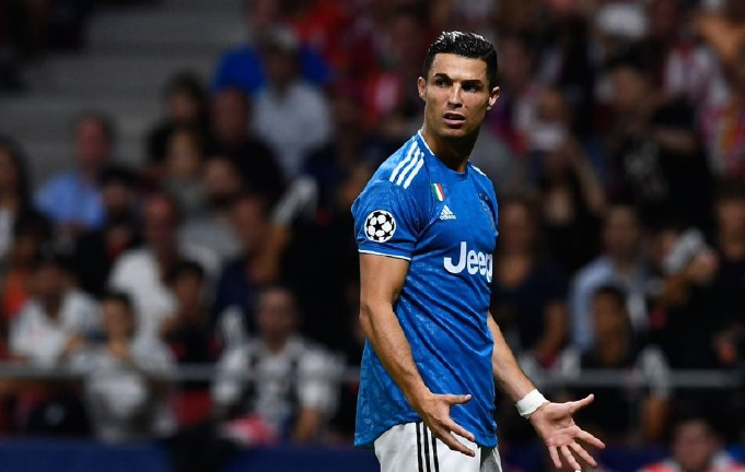 记仇！C罗又向马竞伸出五指