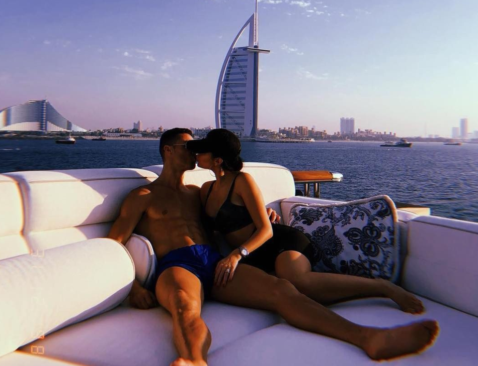 曝C罗已和乔治娜秘密结婚