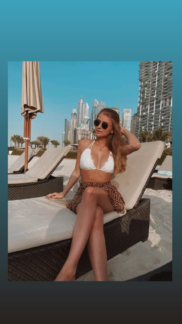 枪手门神团建带娇妻!美貌惊人