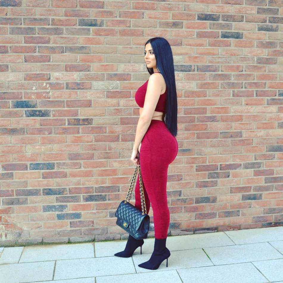 名将女友魔鬼身材 神似卡戴珊