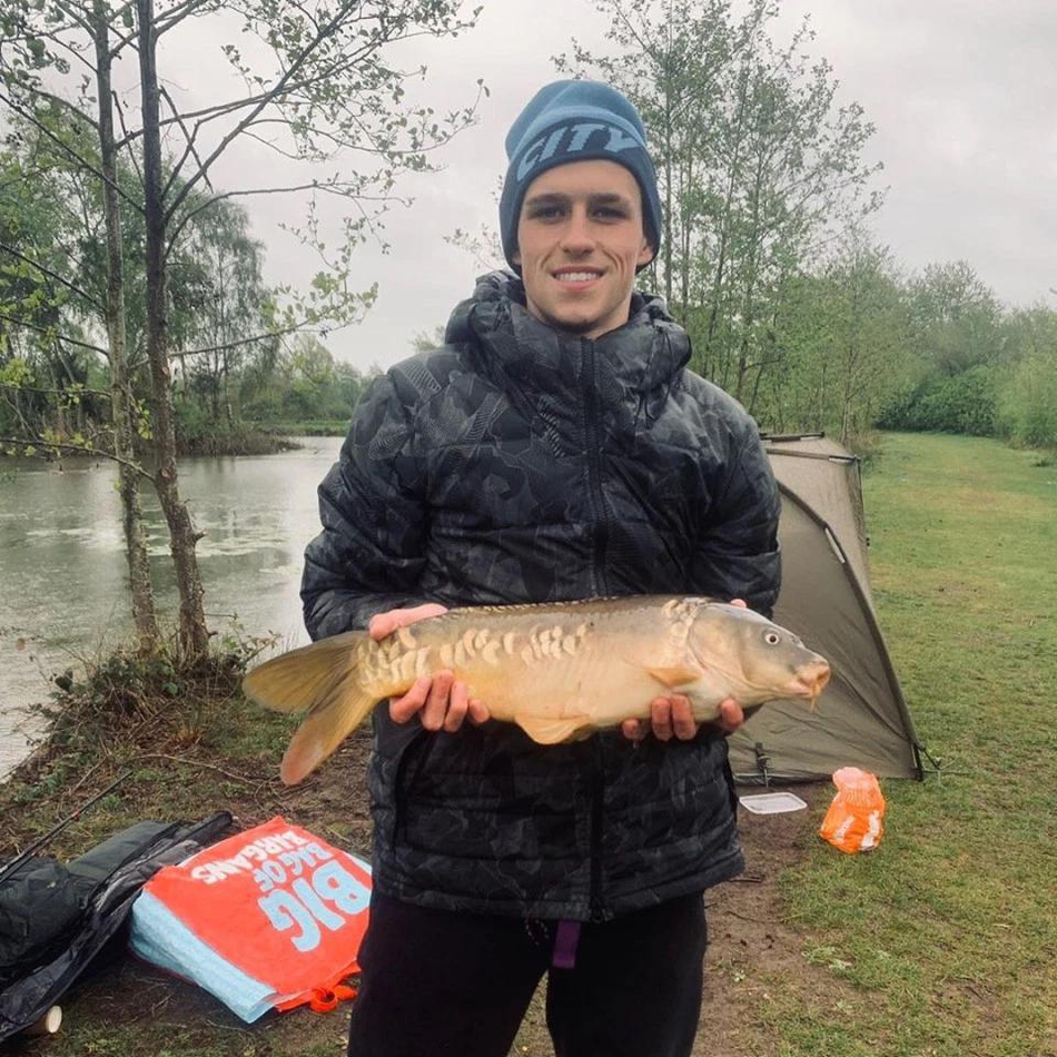 人生赢家!曼城新核18岁当父亲