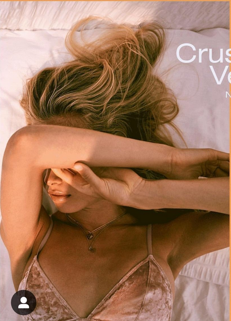 贫乳美女！名将女友别有风情