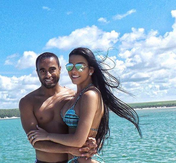 欧冠神将拥高颜娇妻！羡煞旁人