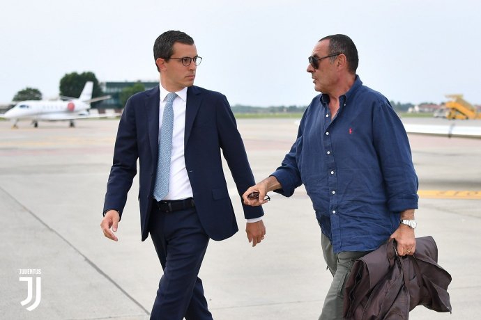 萨里抵达都灵！尤文新时代开启