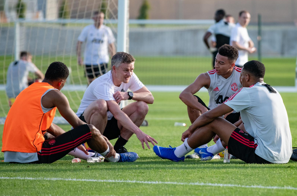 曼联官方40张照片回顾赛季