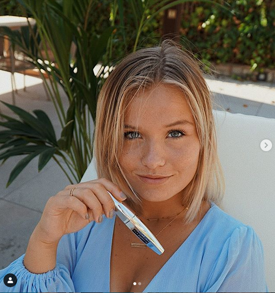 巴萨大将女友亮相！颜值几分？