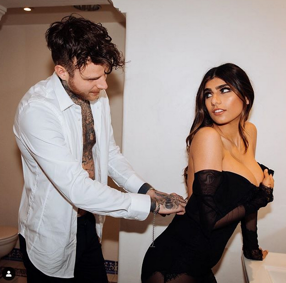 阿森纳丢球 美女喝1升啤酒庆祝