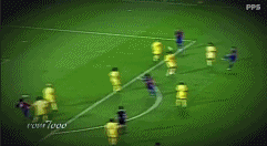 胸部停球后，直接倒钩