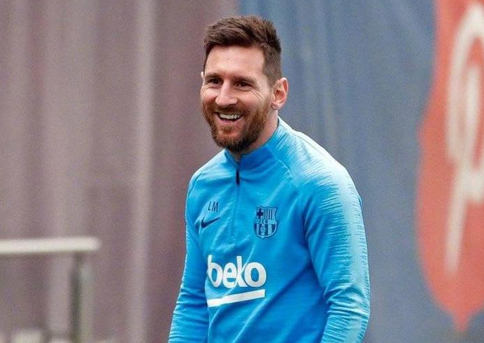 帅！梅西10张适合当头像的照片