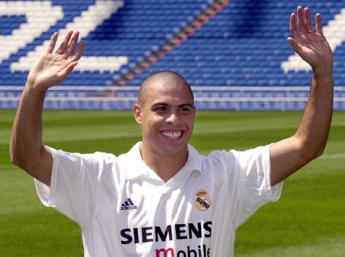 大罗生日快乐！外星人经典美照