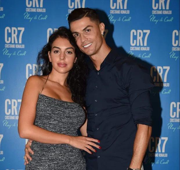 乔治娜接内衣代言！照片太美