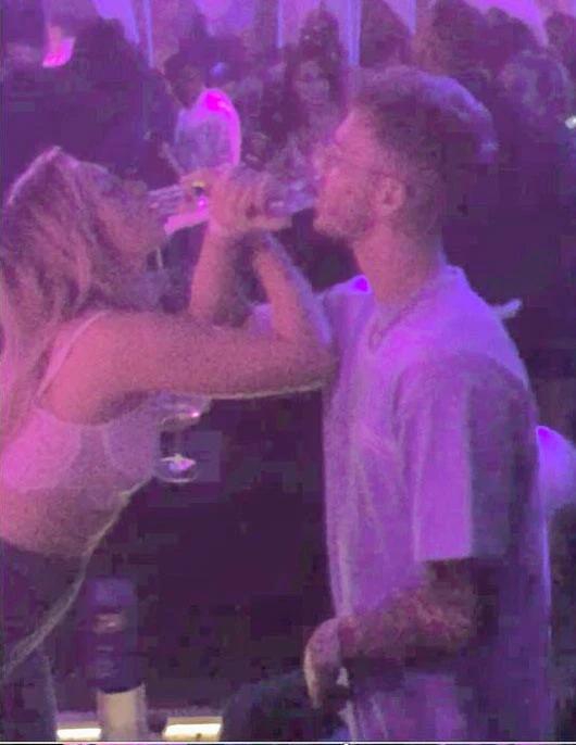 英超红星和嫩模夜总会狂欢