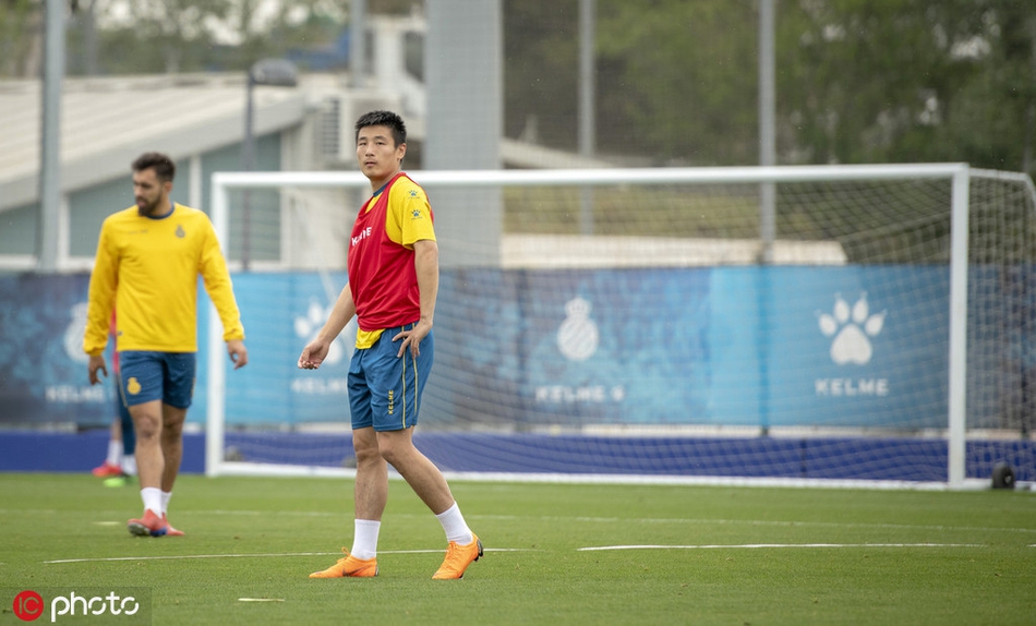 武磊训练！带球射门样样抢眼