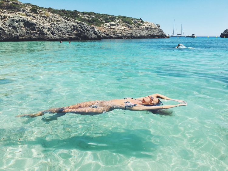 美乳翘臀 卡里乌斯泡上C罗旧爱