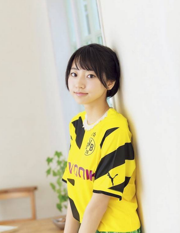 日本美女身穿球衣！又美又可爱