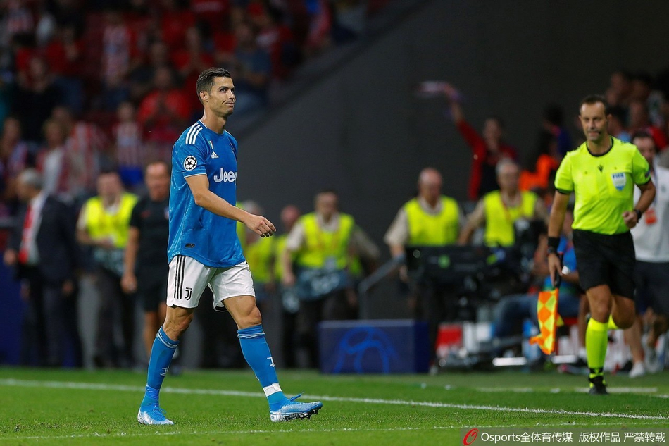 记仇！C罗又向马竞伸出五指