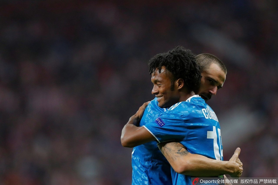 尤文悍将庆祝太骚气 C罗看呆了