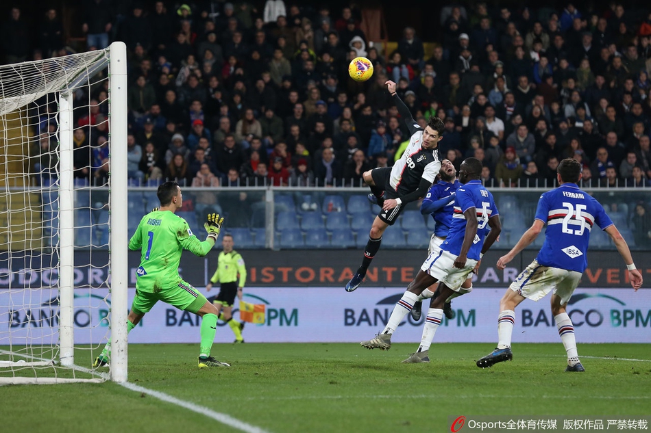 C罗神级头球！2.5米高空反物理