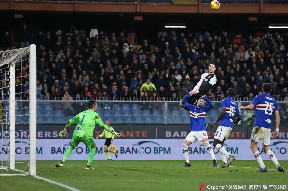 C罗神级头球！2.5米高空反物理