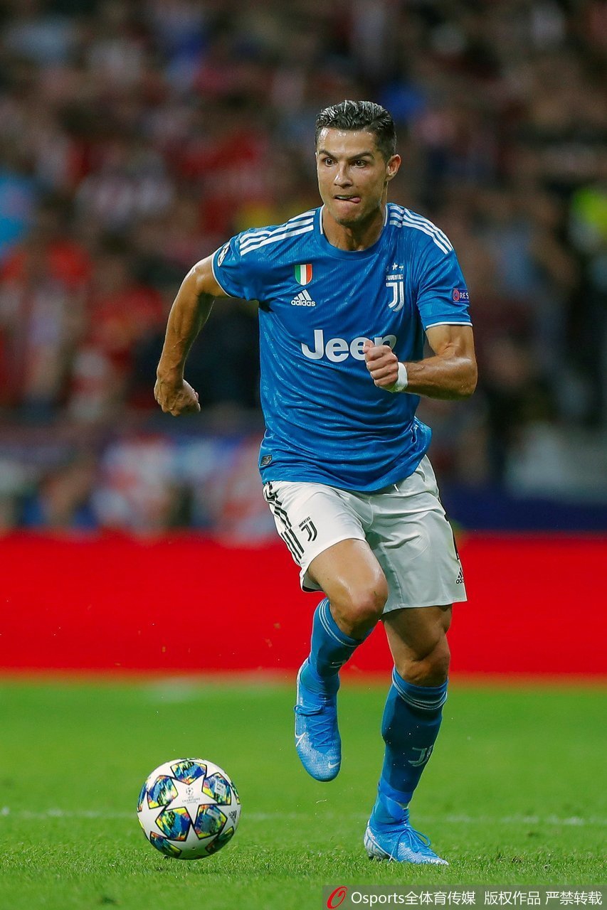 记仇！C罗又向马竞伸出五指