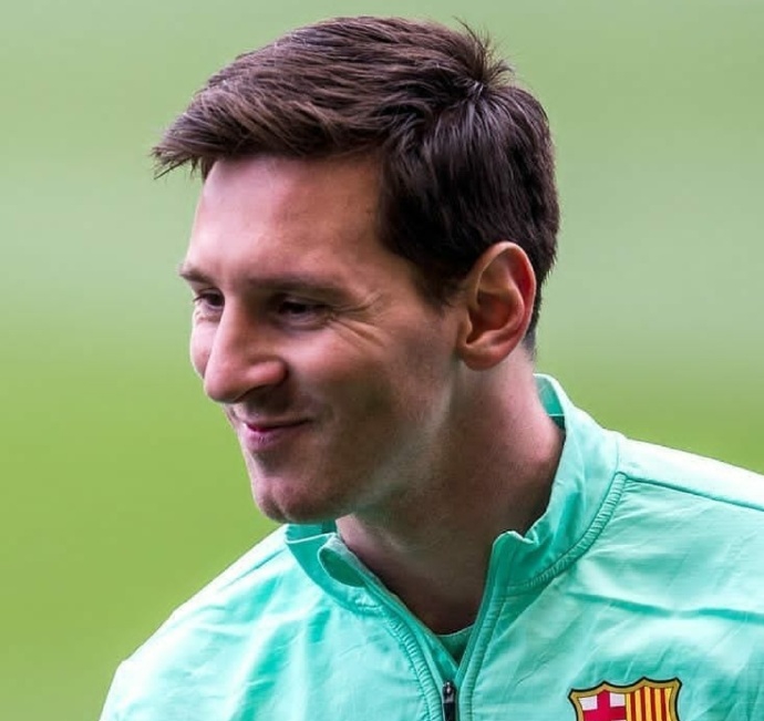 帅！梅西10张适合当头像的照片