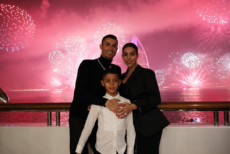 看总裁C罗咋带娃！霸道又温暖