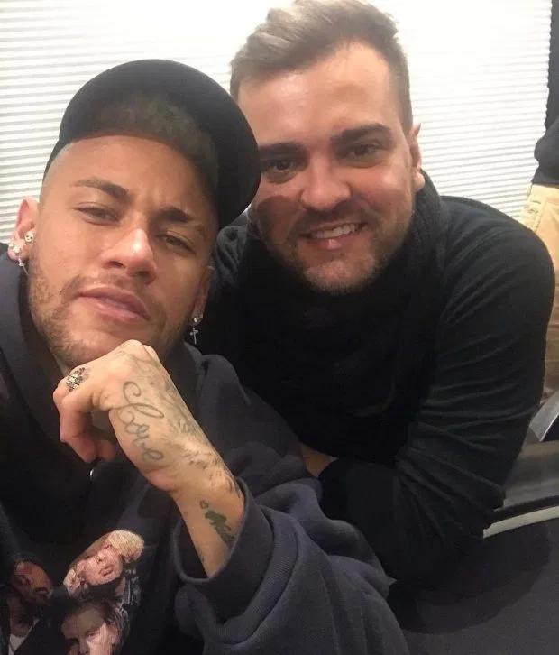 内马尔助理月薪9万！陪玩陪吃