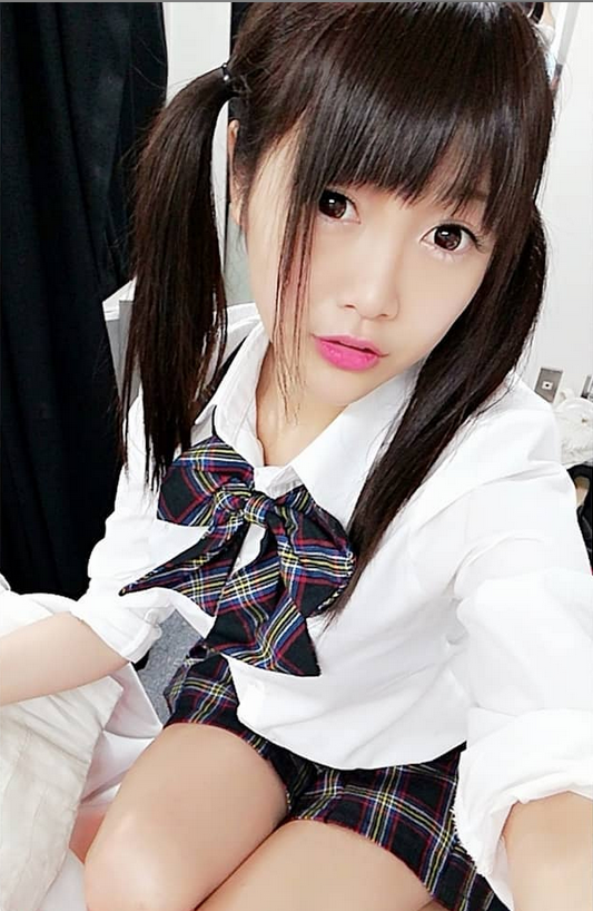 利物浦红星带红日本可爱美女