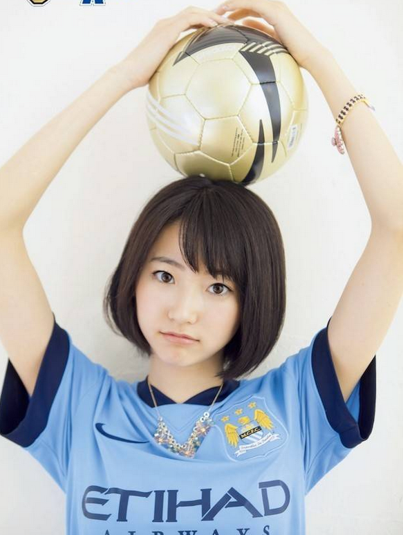 日本美女身穿球衣！又美又可爱