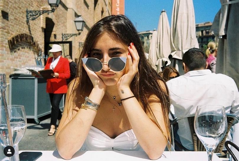 穆帅21岁女儿长大了！情史丰富