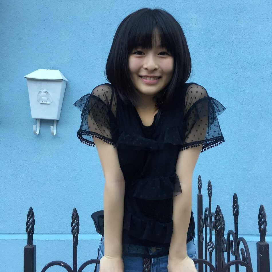 日本18岁美女当上足球应援经理