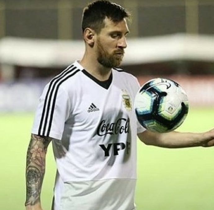 阿根廷训练！梅西阿圭罗玩嗨