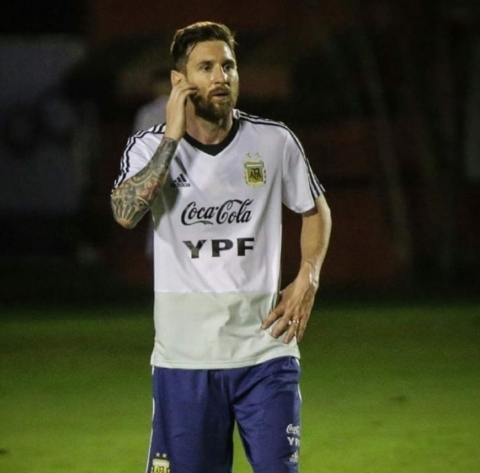 阿根廷训练！梅西阿圭罗玩嗨