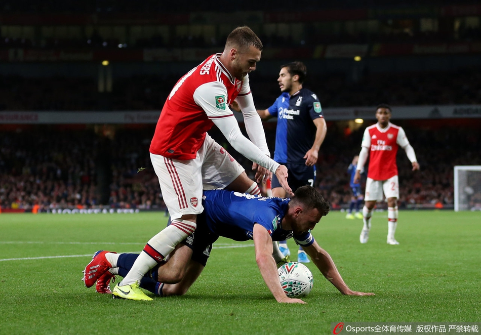 [联赛杯]新援两球 阿森纳5-0