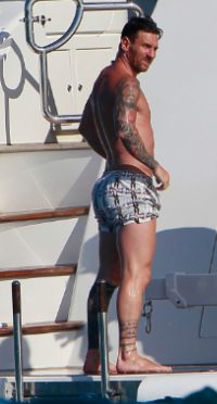 梅西小法苏神带老婆海边大聚会