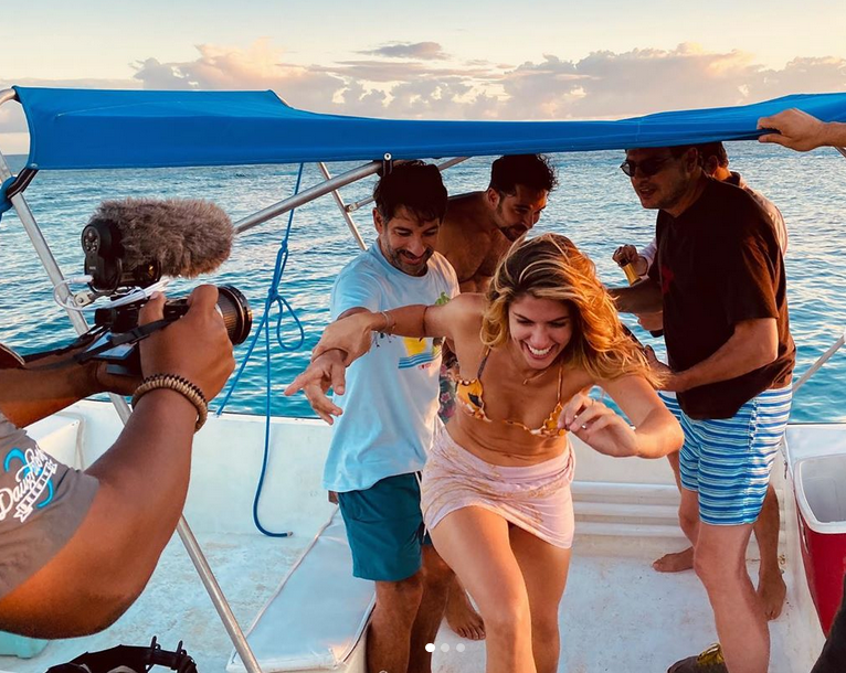 女球迷颜值纯美！这身材太性感