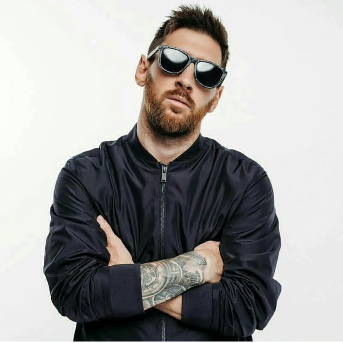 帅！梅西10张适合当头像的照片