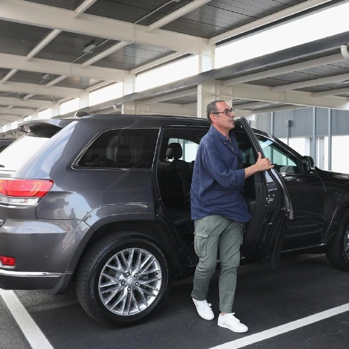 萨里抵达都灵！尤文新时代开启