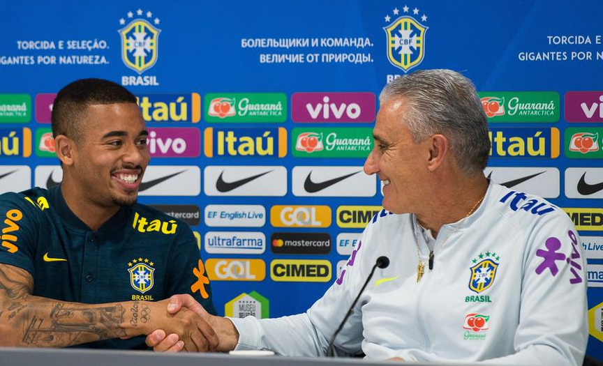 得票一览！梅西C罗国足队长投谁