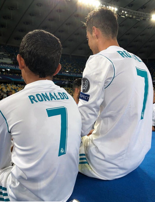 看总裁C罗咋带娃！霸道又温暖