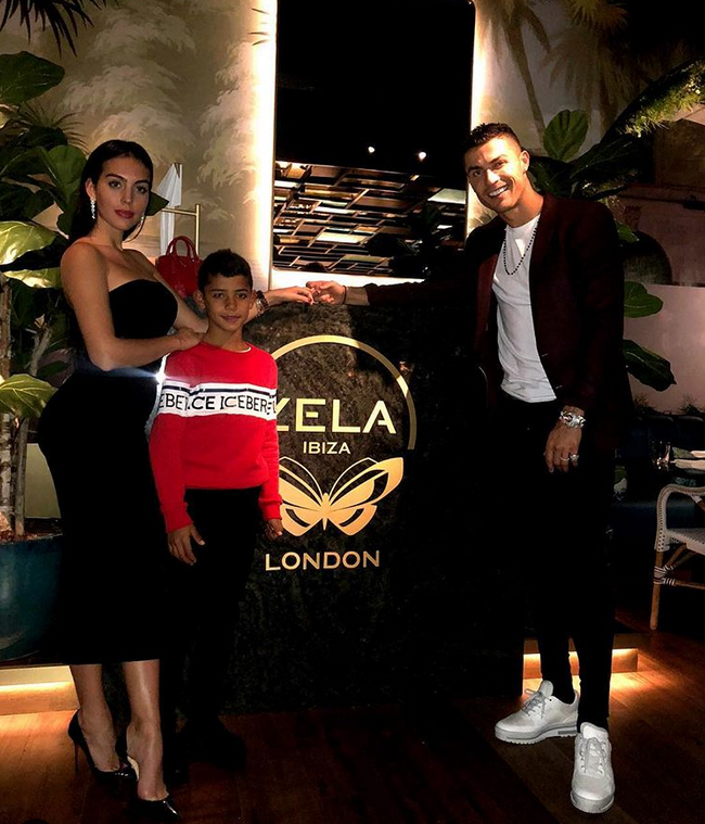 看总裁C罗咋带娃！霸道又温暖