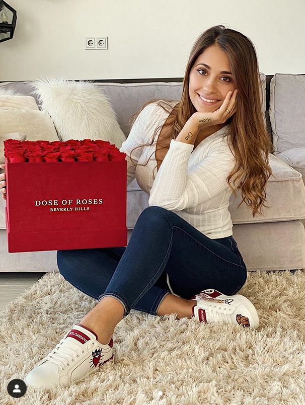 梅西娇妻INS画风！纯美如少女