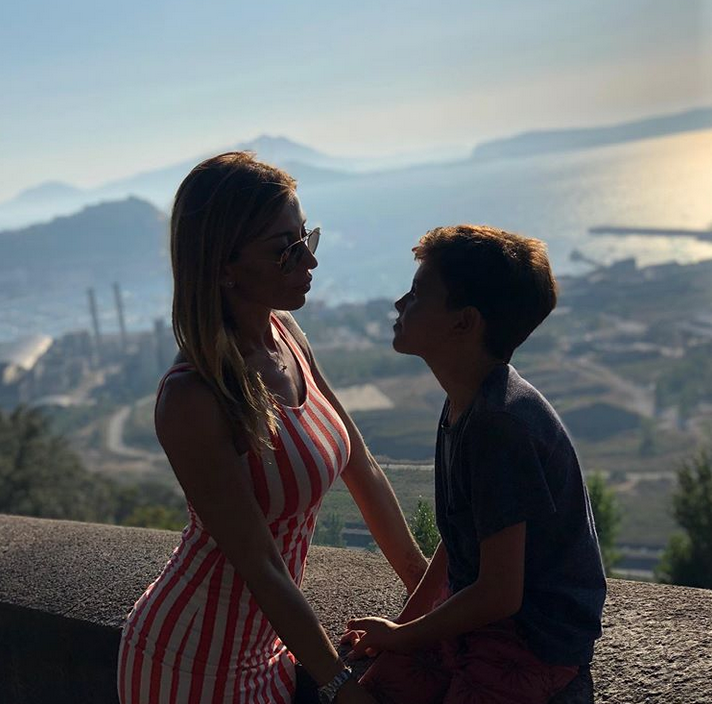 美女主持热爱罗马！身材太火辣