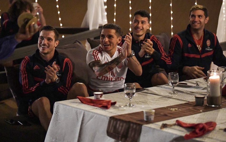 阿森纳沙漠团建！一起骑骆驼