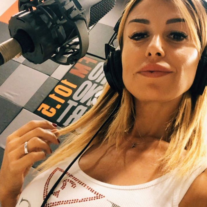 美女主持热爱罗马！身材太火辣