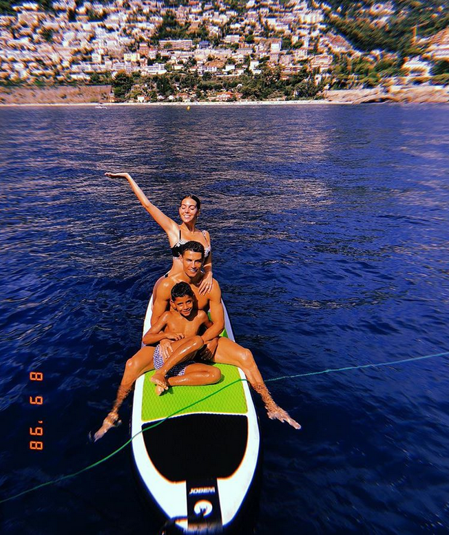 曝C罗已和乔治娜秘密结婚