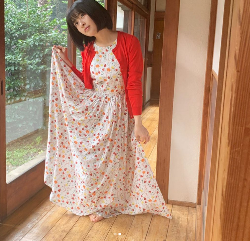 日本18岁美女当上足球应援经理