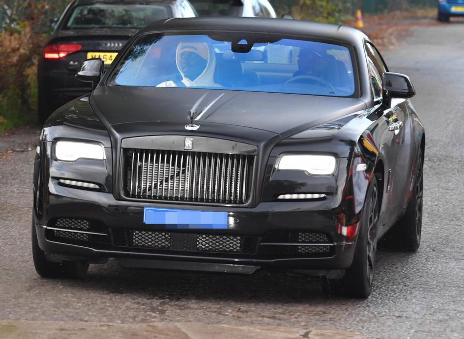 穆帅终露微笑 逃过处罚心情好